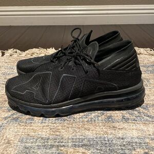 Nike || Air Max Flair (Black on Black)